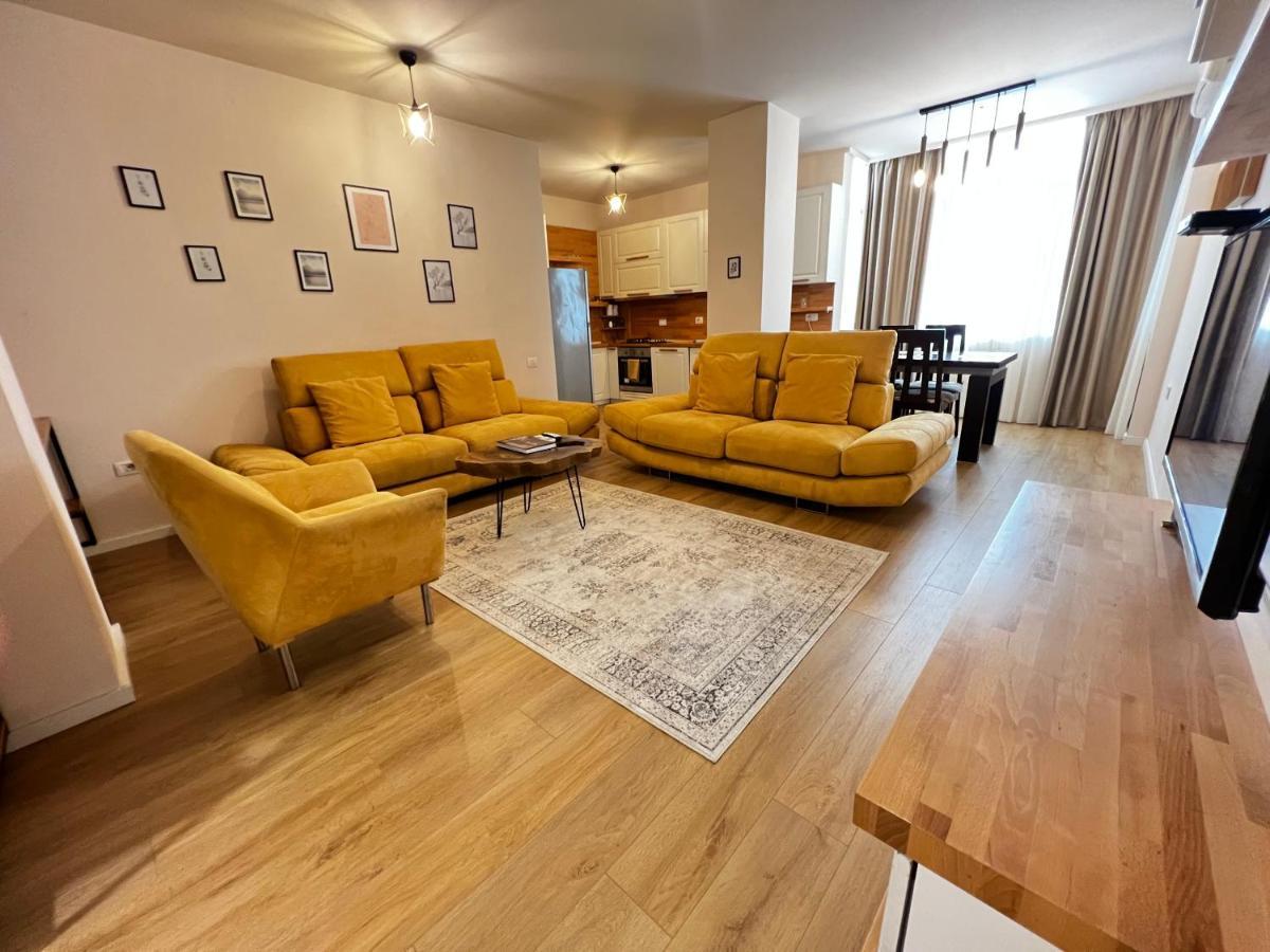 Main Square Apartment